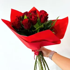 Crea un mazzo di rose rosse